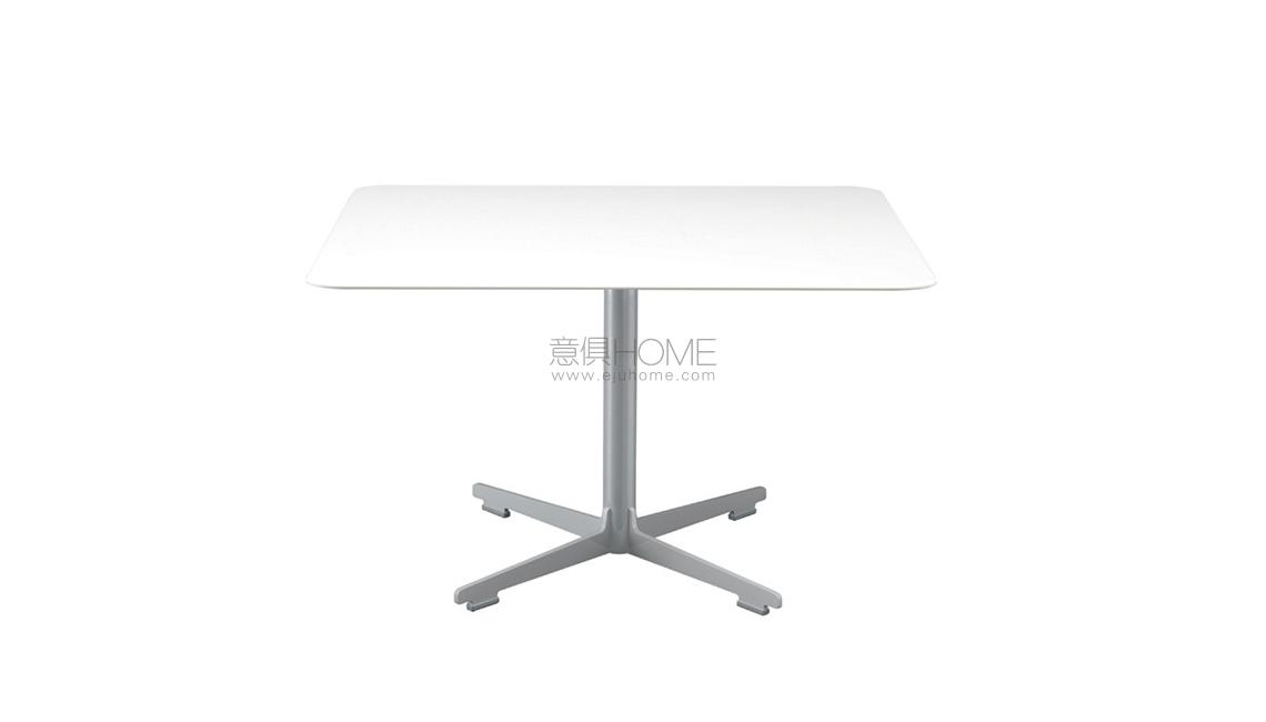 CROSS TABLE - 577 桌子